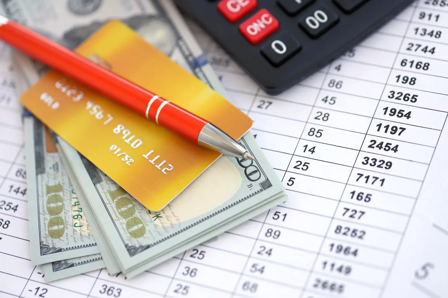 Infographic illustrating the process of applying for a business credit card, including eligibility and documentation needed.